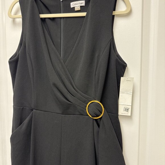 New Calvin Klein Size 12 Black Jumpsuit Surplice V Neck Sleeveless Pockets NWT - Picture 3 of 8